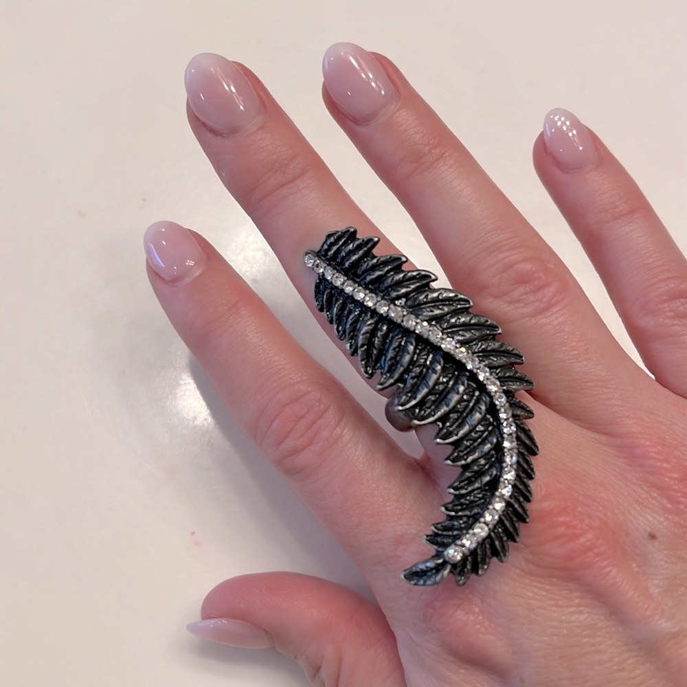 Costume Jewelry Feather Ring - Picture 3 of 6